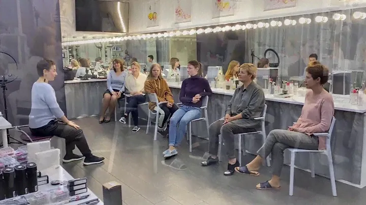 🌹 Групповое обучение макияжу для себя у визажиста Ульяны Старобинской - backstage
